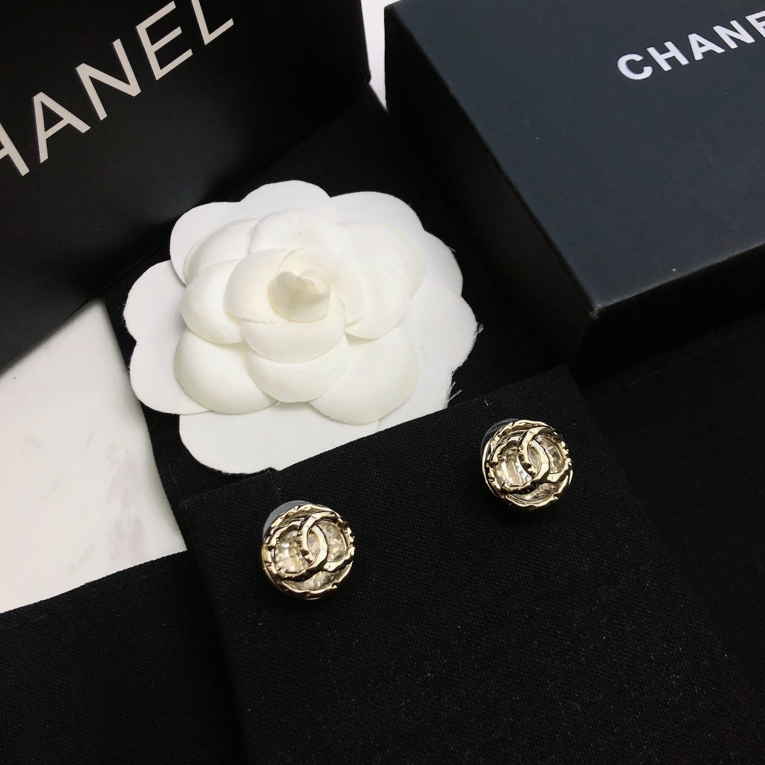 CHANEL 26S DOUBLE C LOGO CRYSTAL CABOCHON STUD EARRINGS IN GOLD METAL 633328