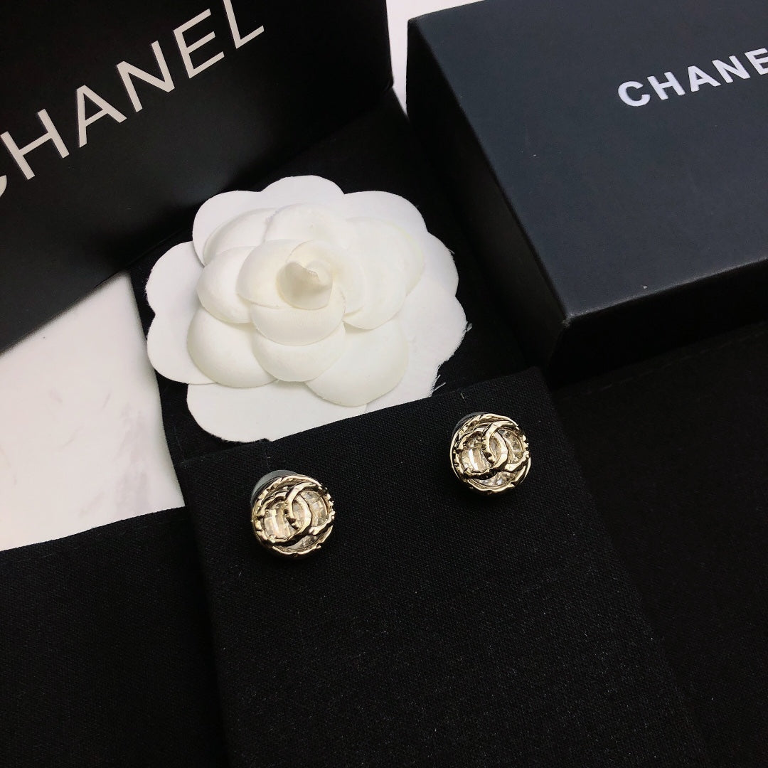 CHANEL 26S DOUBLE C LOGO CRYSTAL CABOCHON STUD EARRINGS IN GOLD METAL 633328