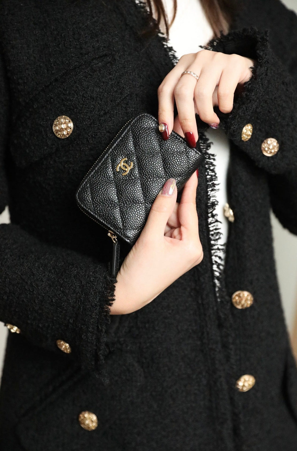 CC ZIPPED COIN BASIC PURSE 11 BLACK CALFSKIN WITH GOLD ICON