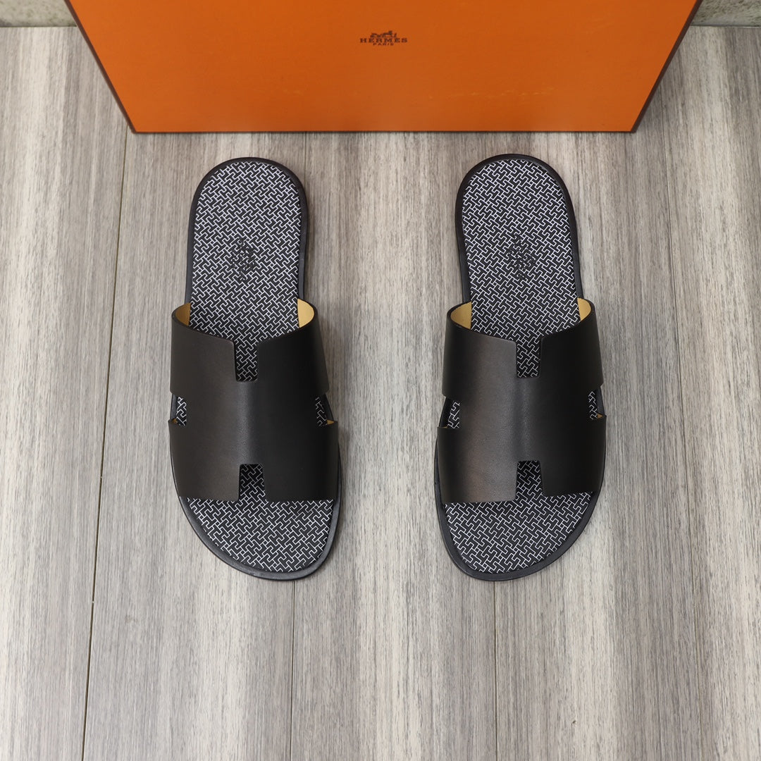 HM IZMIR SANDAL BLACK WITH WHITE MOTIF CALFSKIN