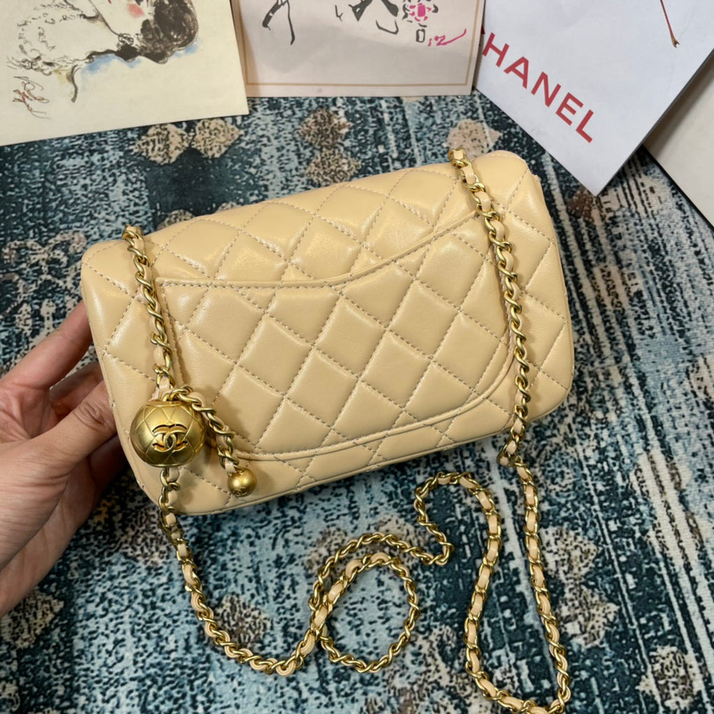 CHANEL 26S FLAP BAG 20 IN LIGHT YELLOW BEIGE LAMBSKIN