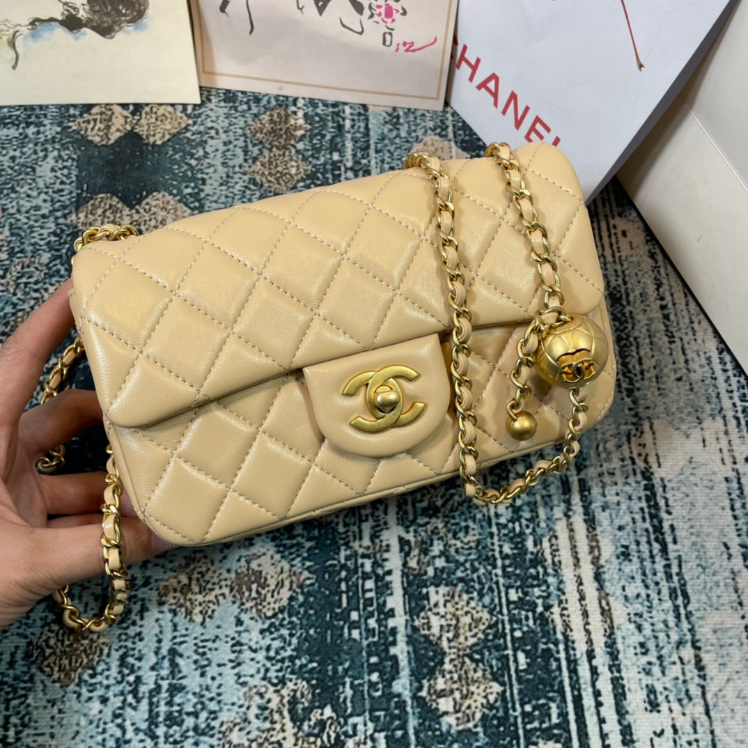 CHANEL 26S FLAP BAG 20 IN LIGHT YELLOW BEIGE LAMBSKIN