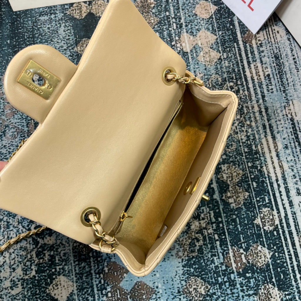 CHANEL 26S FLAP BAG 20 IN LIGHT YELLOW BEIGE LAMBSKIN