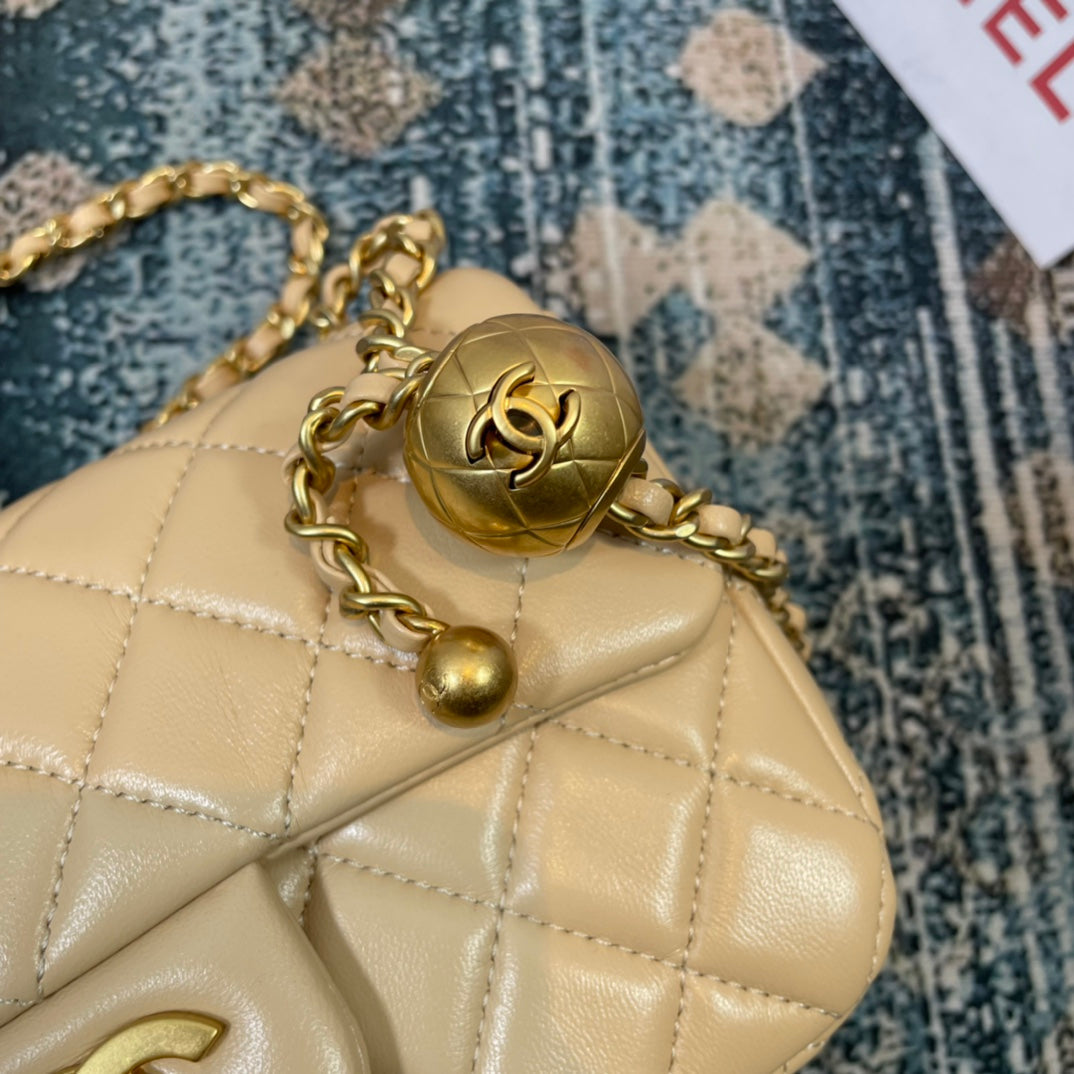 CHANEL 26S FLAP BAG 20 IN LIGHT YELLOW BEIGE LAMBSKIN