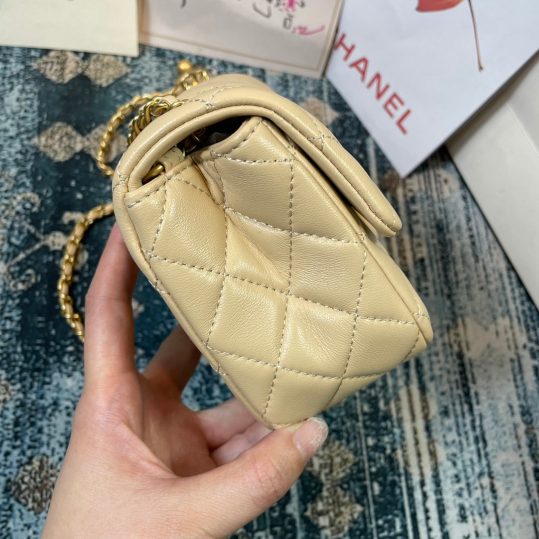 CHANEL 26S FLAP BAG 20 IN LIGHT YELLOW BEIGE LAMBSKIN