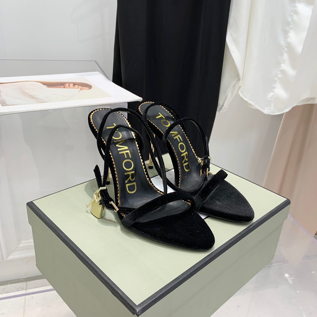 TOM FORD 26S GOLD BUCKLE HEELS 105 MM IN BLACK VELVET
