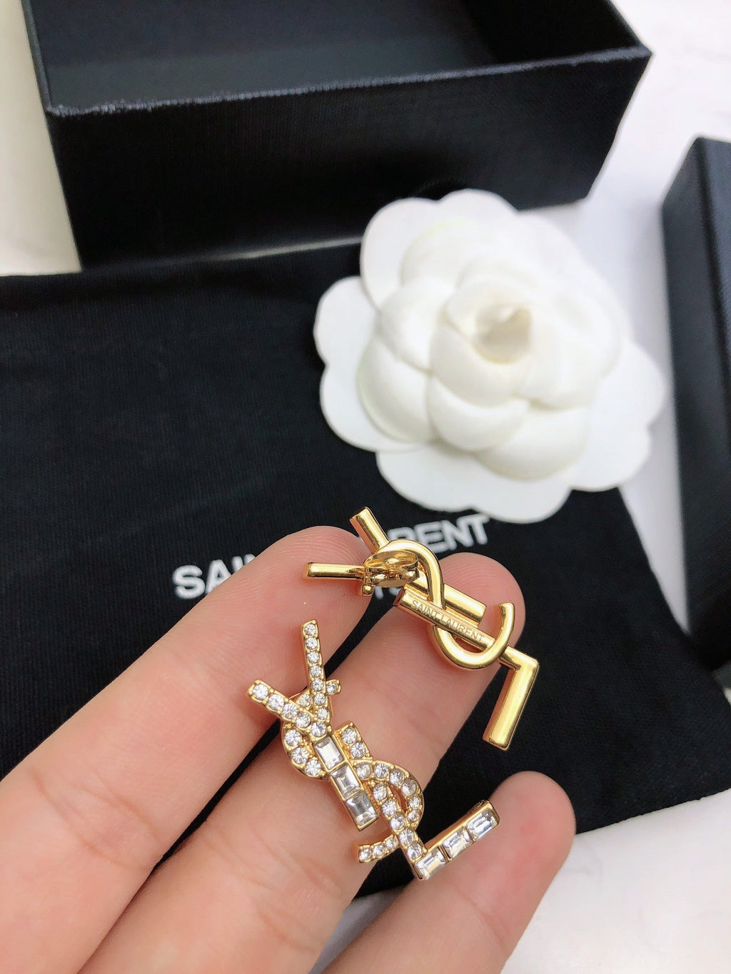 YSL 26S BAGUETTE CRYSTAL LOGO DROP EARRINGS IN GOLD TONE METAL 629136