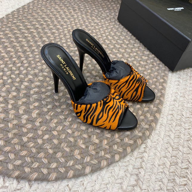 LA 16 HEELED MULES IN TIGER PATTERN RABBIT FUR