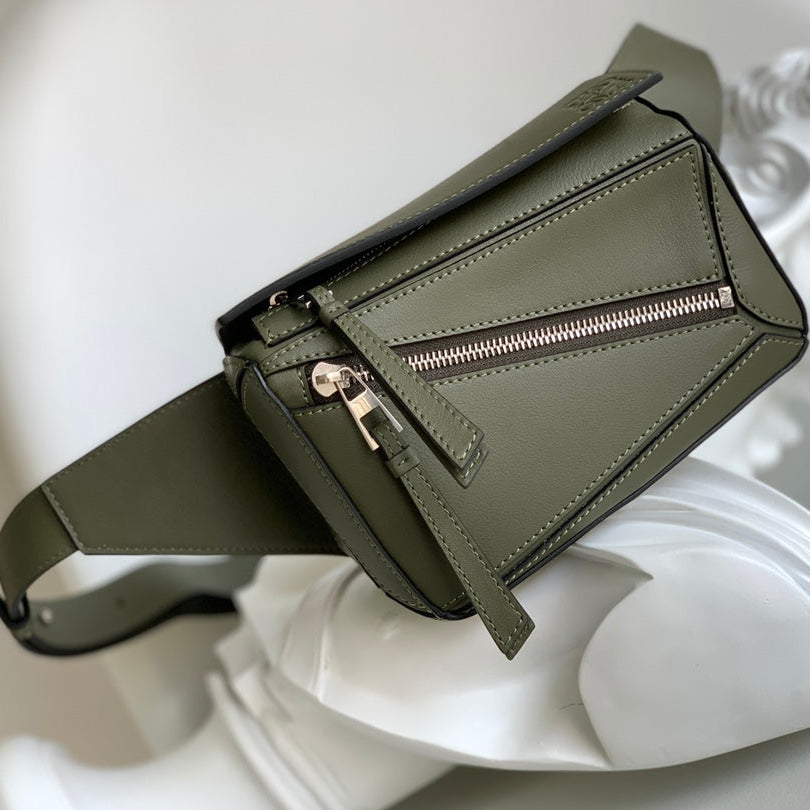 LOEWE 26S PUZZLE EDGE BAG 18 IN OLIVE GREEN CALFSKIN