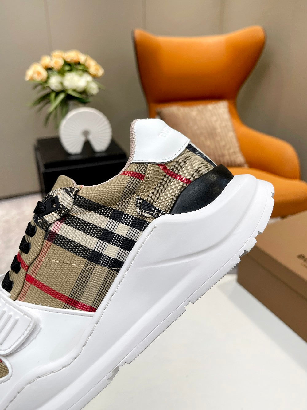 BURBERRY 26S STRIPED SNEAKERS IN BEIGE CANVAS