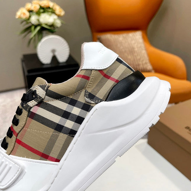 BURBERRY 26S STRIPED SNEAKERS IN BEIGE CANVAS