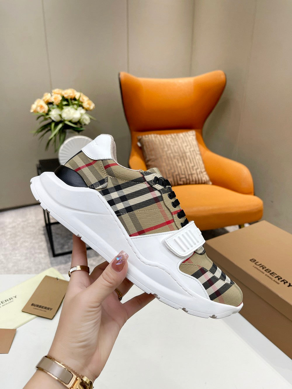 BURBERRY 26S STRIPED SNEAKERS IN BEIGE CANVAS