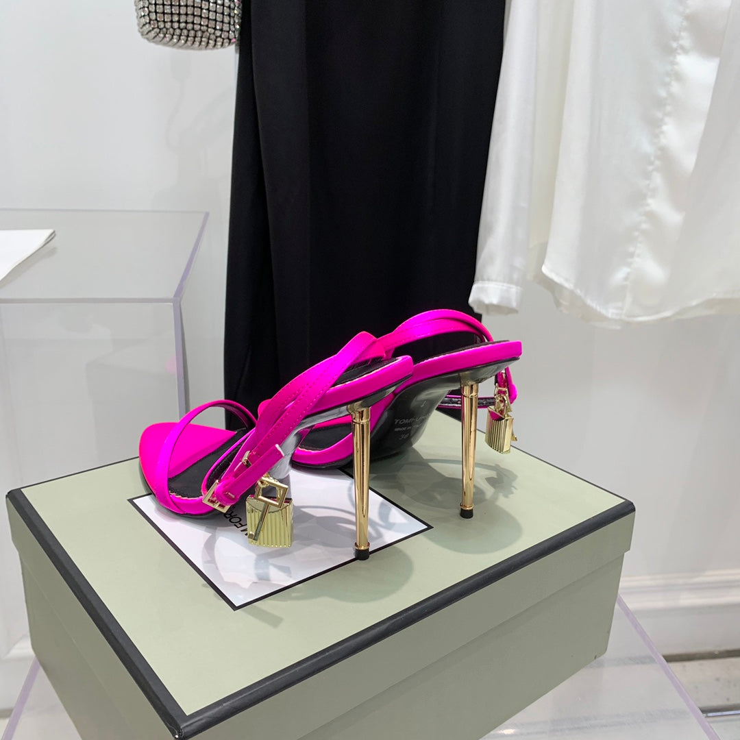 TOM FORD 26S GOLD BUCKLE HEELS 105 MM IN DARK PINK LAMBSKIN