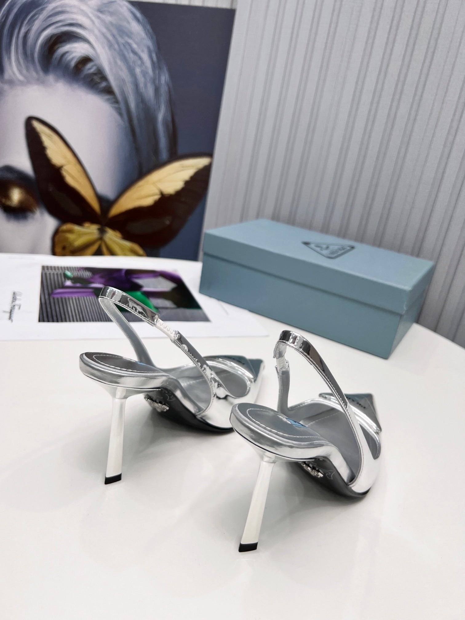 PRADA 26S SLINGBACK PUMPS STILETTO HEEL 95MM IN SILVER PATENT CALFSKIN LOGO