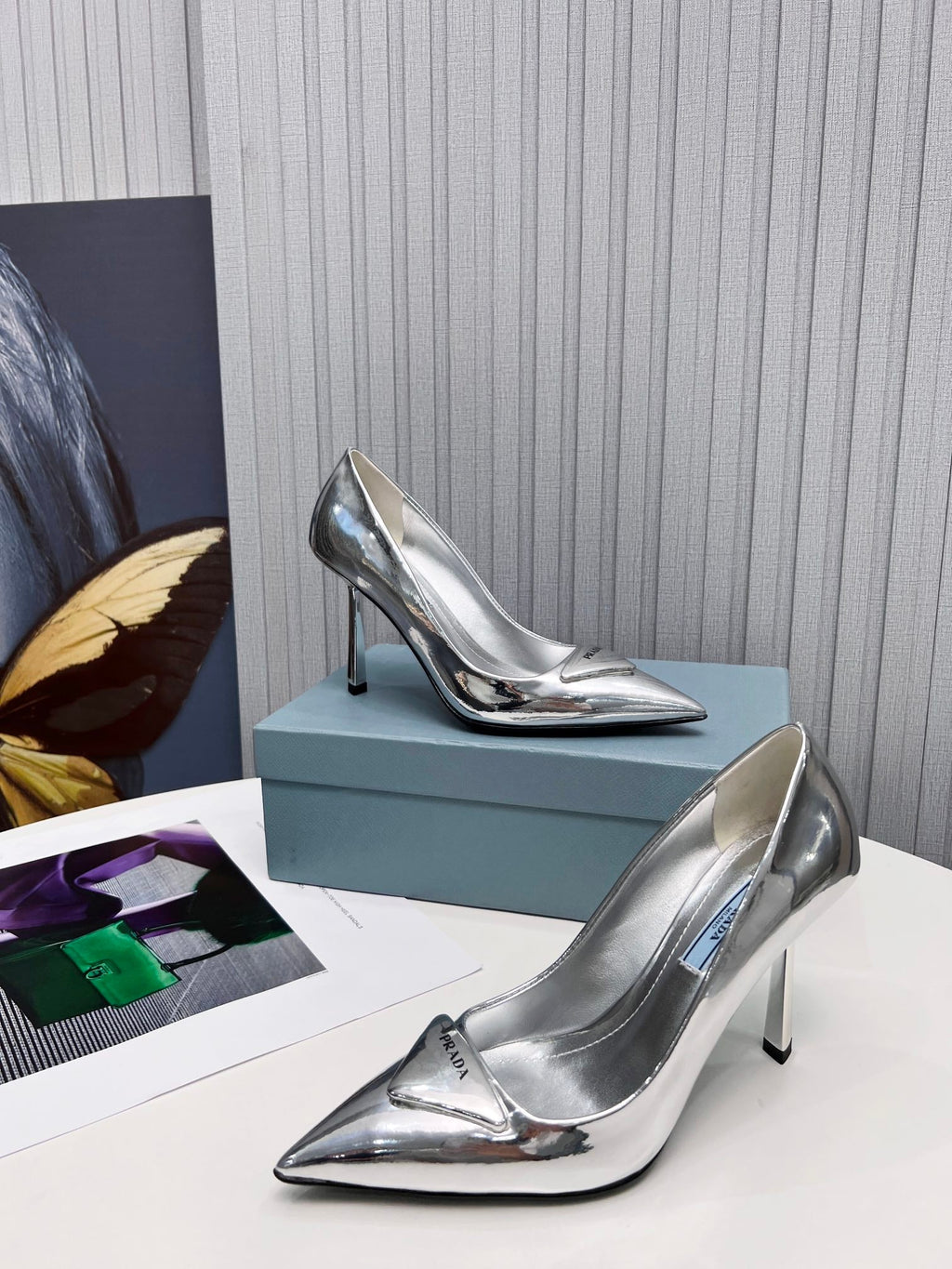 PRADA 26S POINTED TOE PUMPS STILETTO HEEL 95MM IN SILVER PATENT CALFSKIN LOGO
