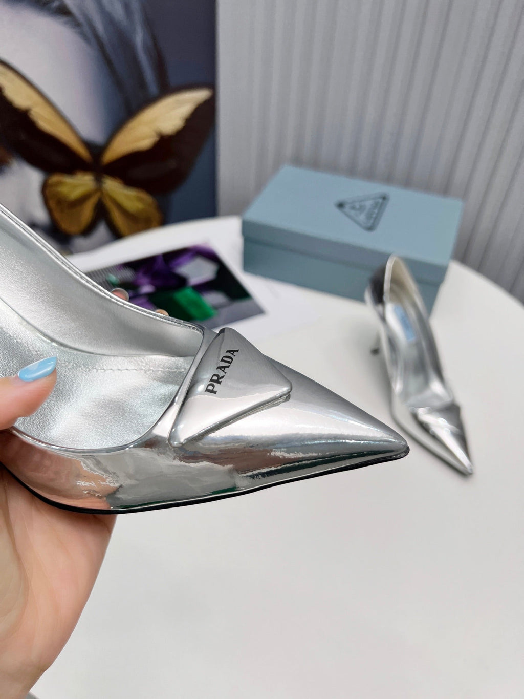 PRADA 26S POINTED TOE PUMPS STILETTO HEEL 95MM IN SILVER PATENT CALFSKIN LOGO