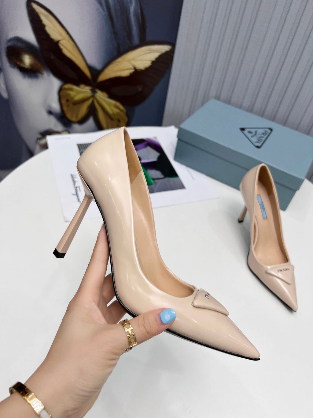 PRADA 26S POINTED TOE PUMPS STILETTO HEEL 95MM IN NUDE BEIGE PATENT CALFSKIN LOGO