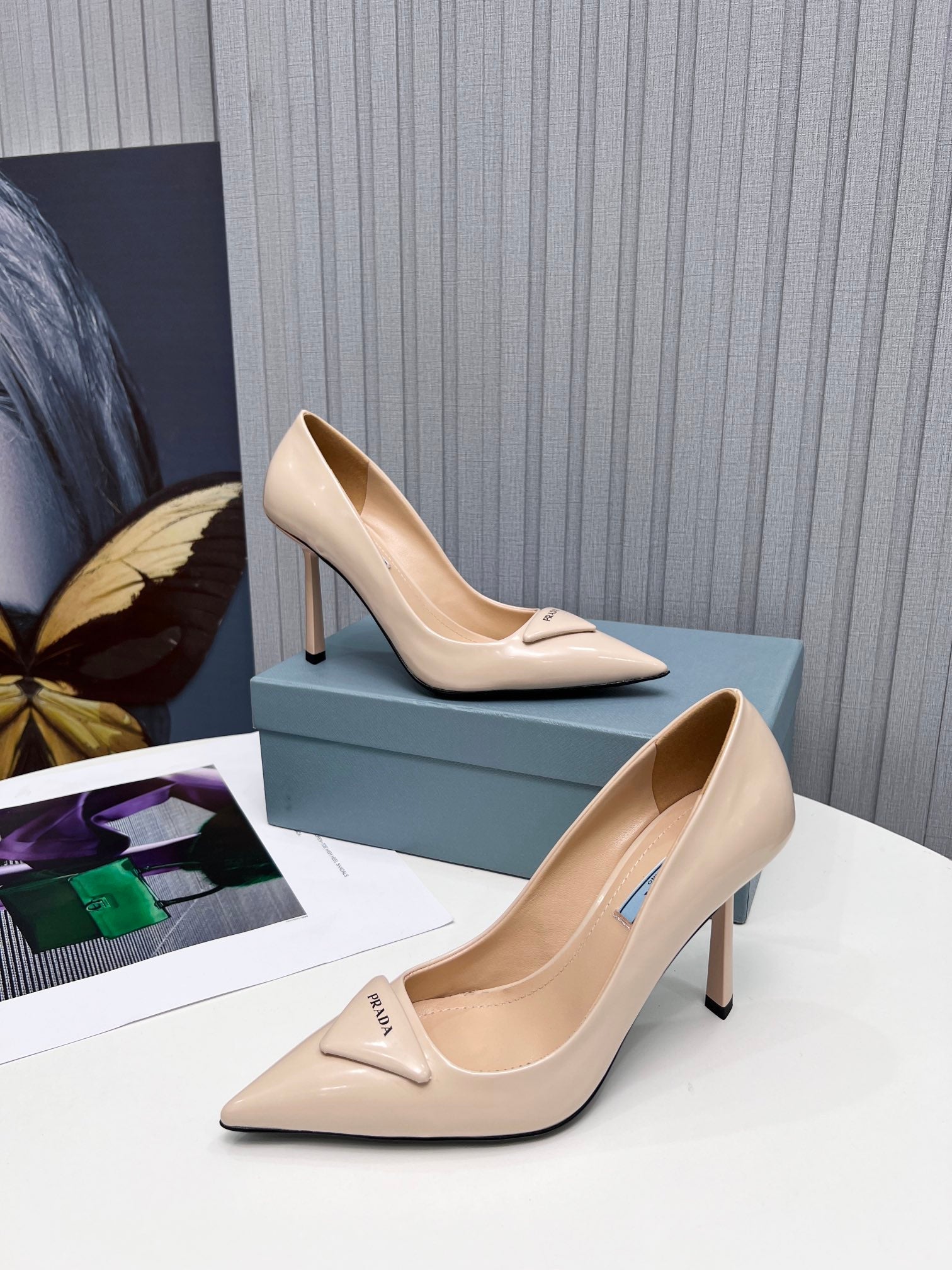 PRADA 26S POINTED TOE PUMPS STILETTO HEEL 95MM IN NUDE BEIGE PATENT CALFSKIN LOGO