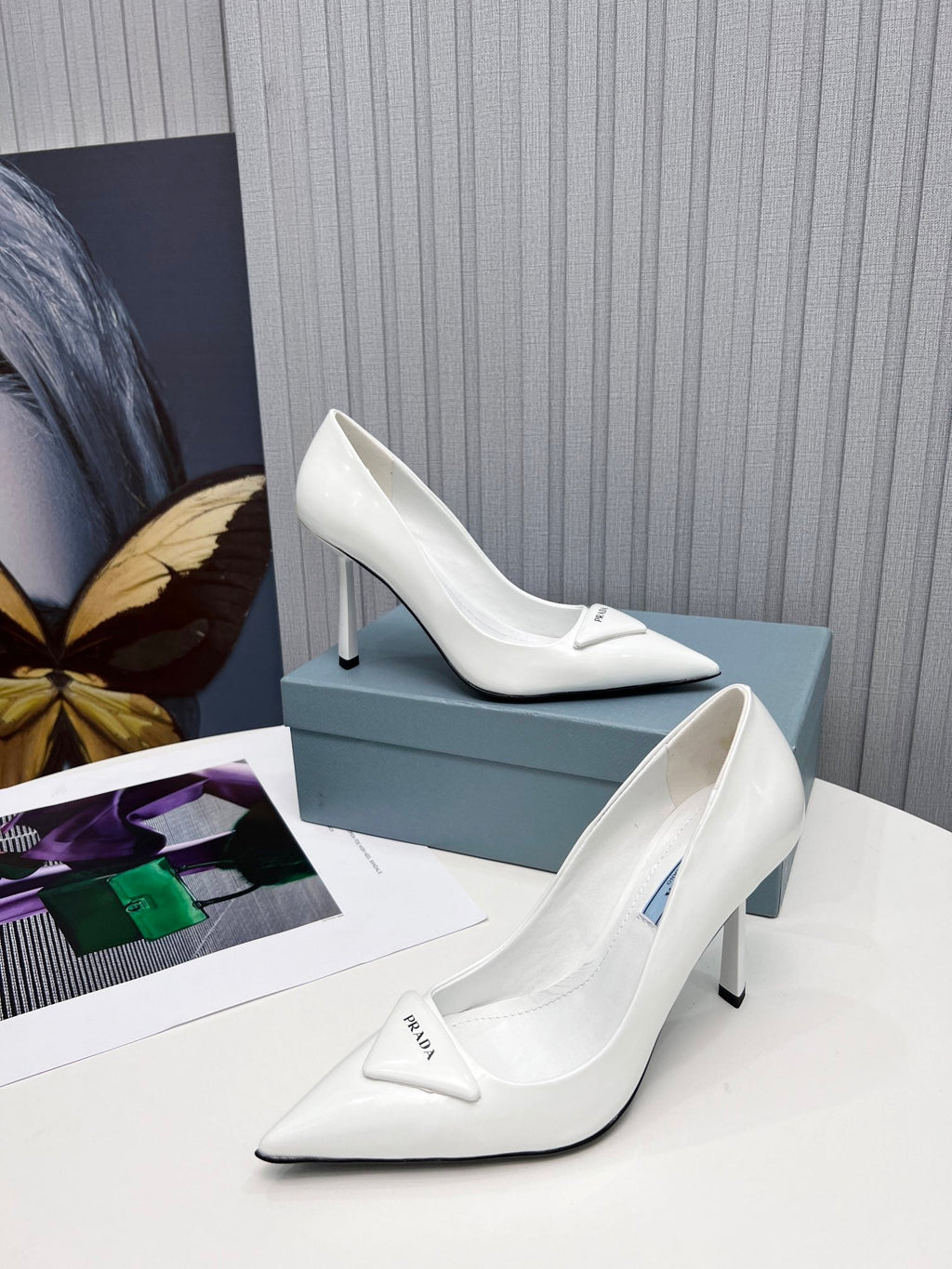 PRADA 26S POINTED TOE PUMPS STILETTO HEEL 95MM IN WHITE PATENT CALFSKIN LOGO