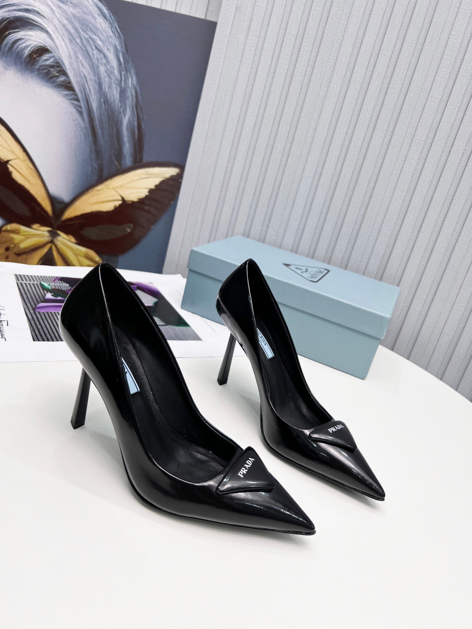 PRADA 26S POINTED TOE PUMPS STILETTO HEEL 95MM IN BLACK PATENT CALFSKIN LOGO