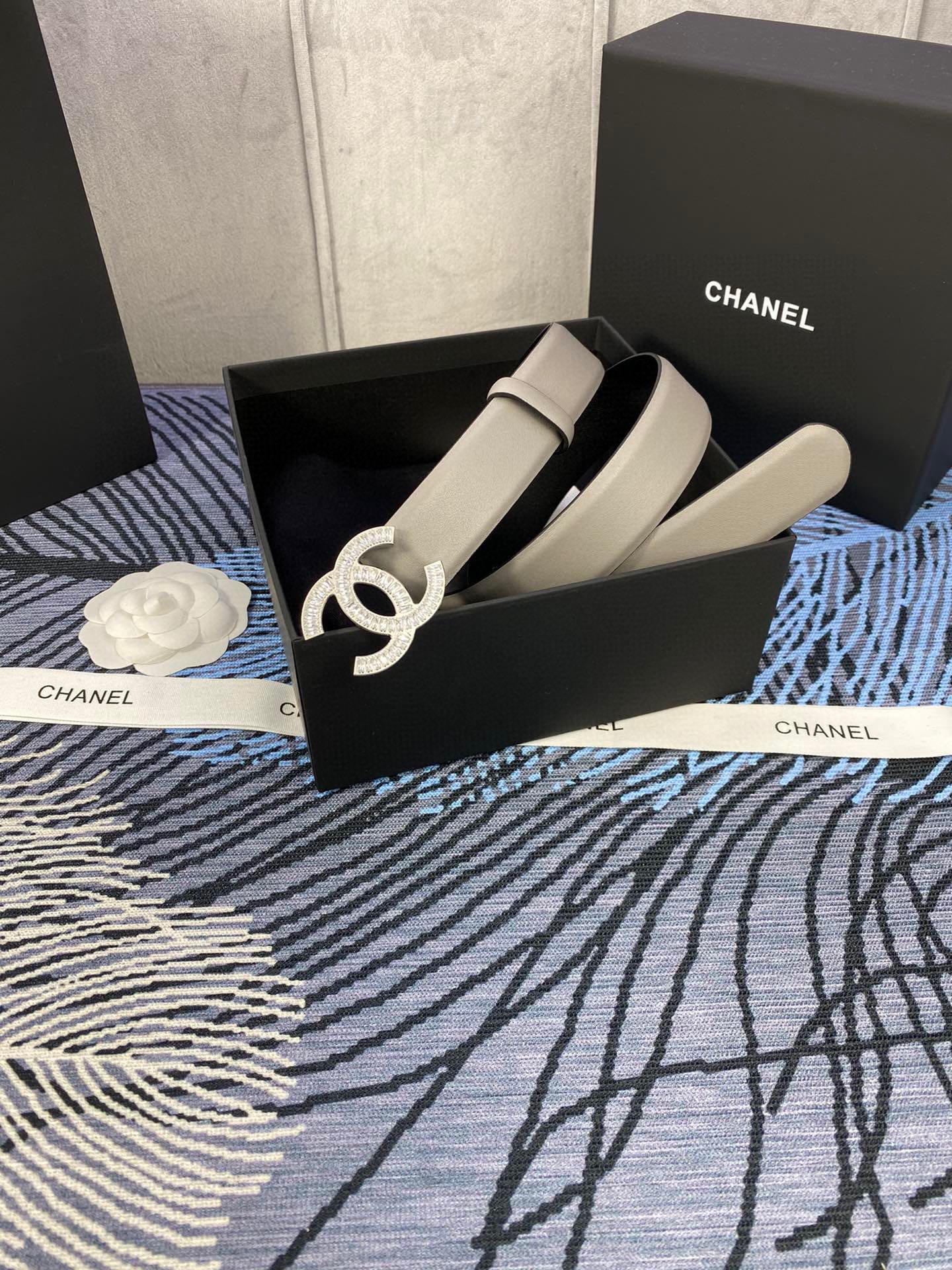 CHANEL 25S BELT 30 MM IN GREY CALFSKIN WITH SILVER HARDWARE 615093
