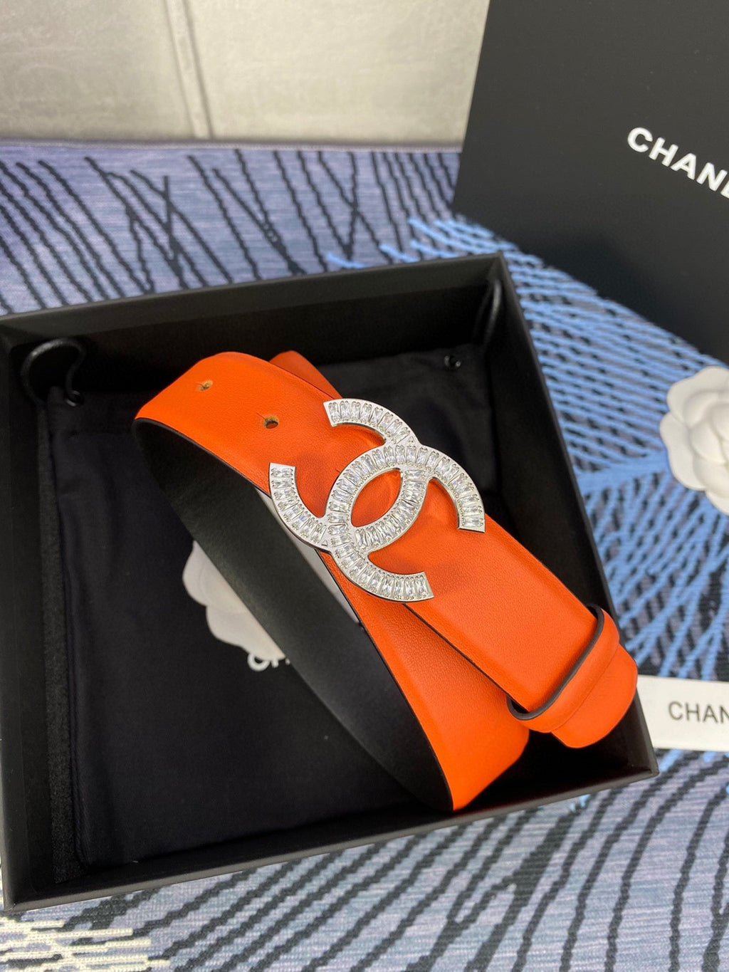 CHANEL 25S BELT 30 MM IN ORANGE CALFSKIN WITH SILVER HARDWARE 615097