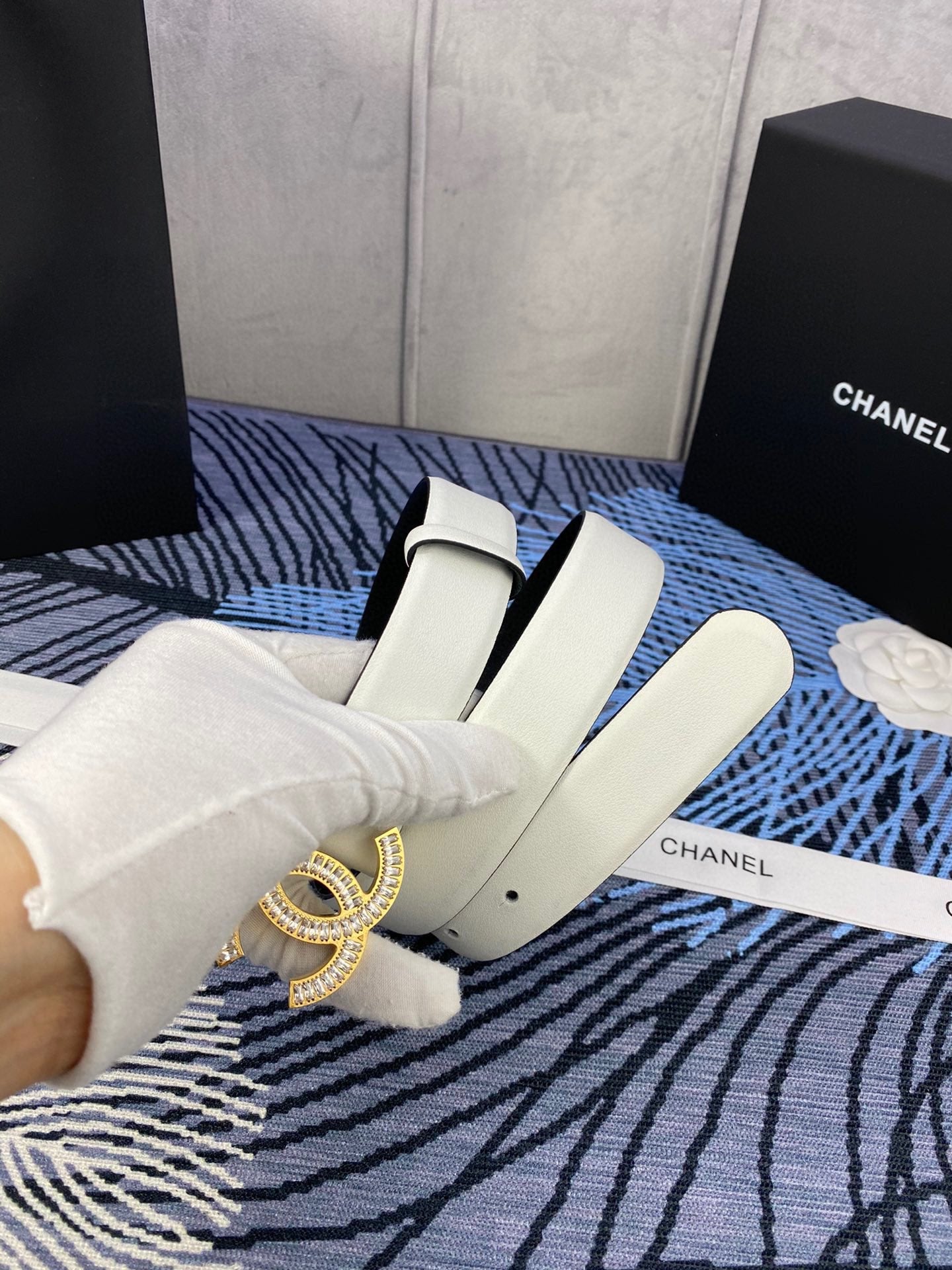 CC BELT 30 MM IN WHITE CALFSKIN 615098