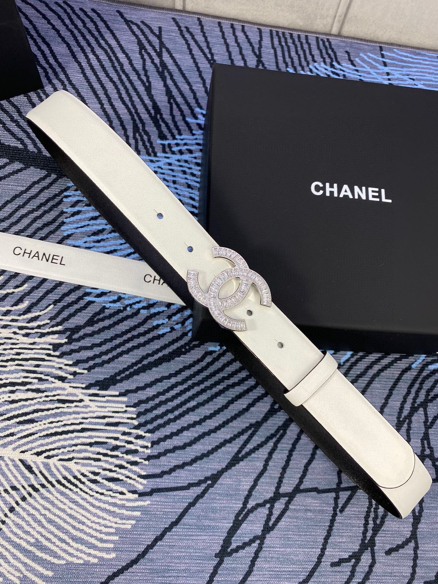 CC BELT 30 MM IN WHITE CALFSKIN 615098