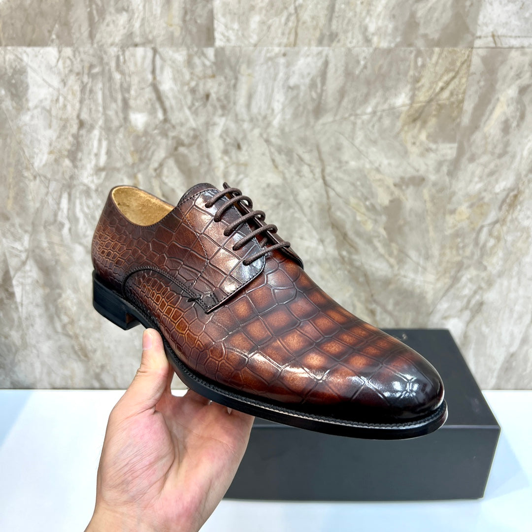 CD CROCODILE MOTIF BASIC OXFORD SIENNA CALFSKIN
