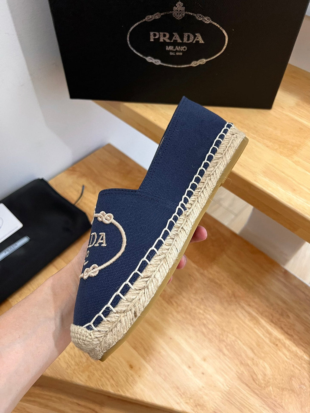 PRADA 26S EMBROIDERED LOGO ESPADRILLE FLATS IN NAVY BLUE CANVAS