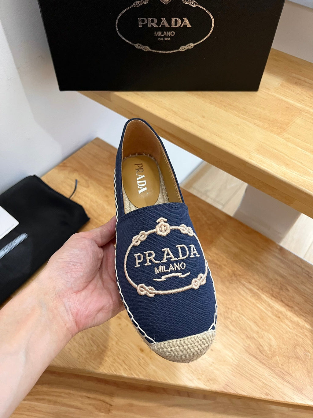 PRADA 26S EMBROIDERED LOGO ESPADRILLE FLATS IN NAVY BLUE CANVAS