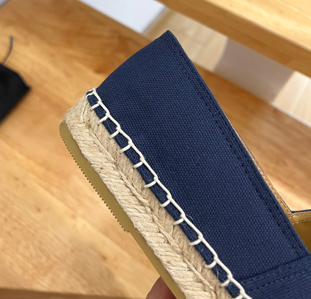 PRADA 26S EMBROIDERED LOGO ESPADRILLE FLATS IN NAVY BLUE CANVAS
