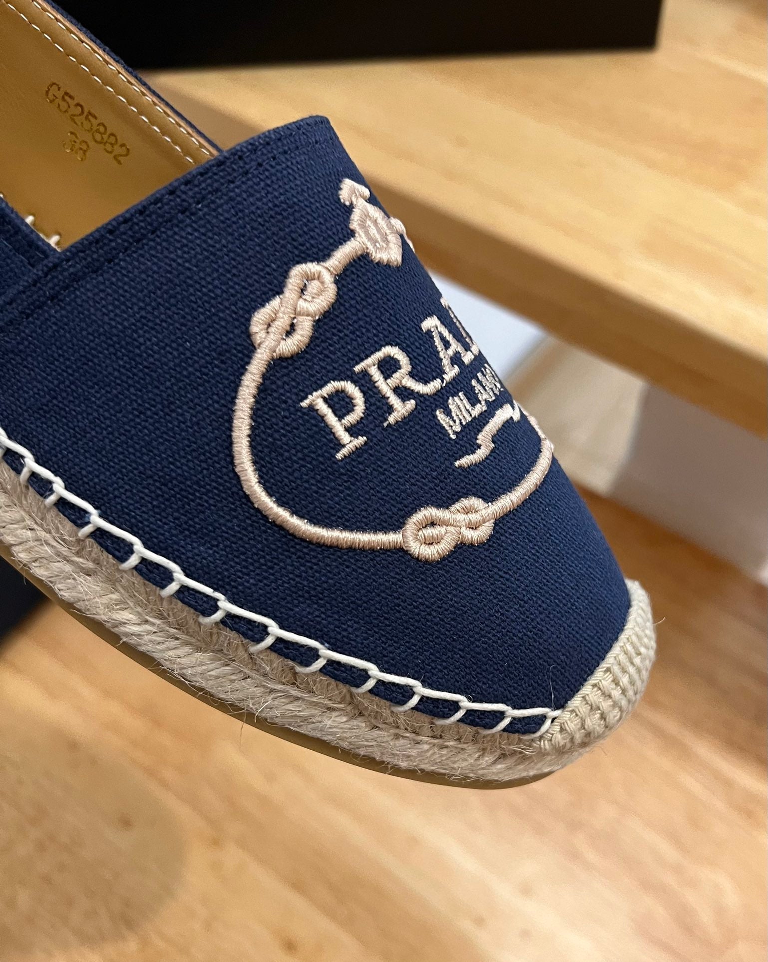 PRADA 26S EMBROIDERED LOGO ESPADRILLE FLATS IN NAVY BLUE CANVAS