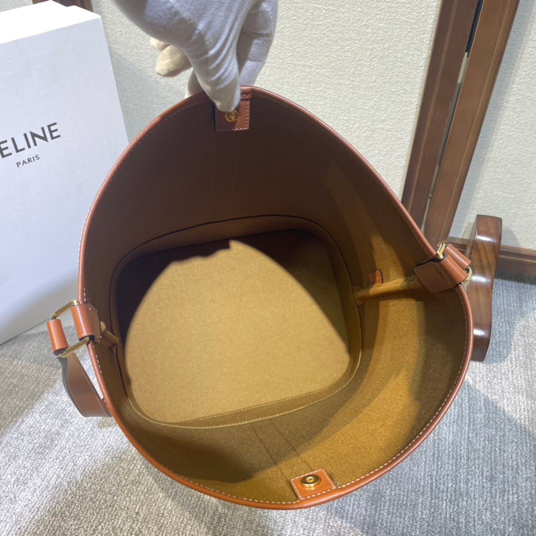 CELINE 26S BUCKET 33 IN CREAM WHITE CALFSKIN WITH PRINTED PATTERN