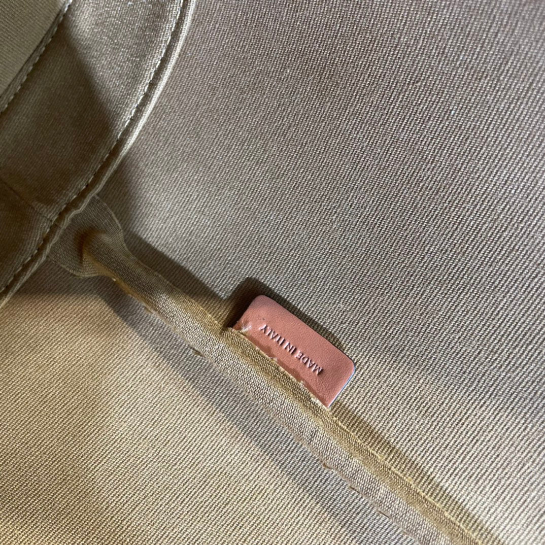 CELINE 26S BUCKET 33 IN DARK BROWN CALFSKIN WITH PRINTED PATTERN