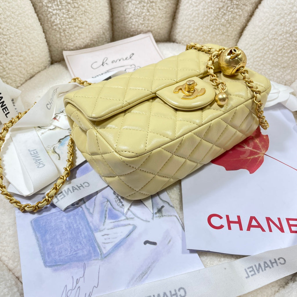 CHANEL 26S FLAP BAG 20 IN YELLOW LAMBSKIN