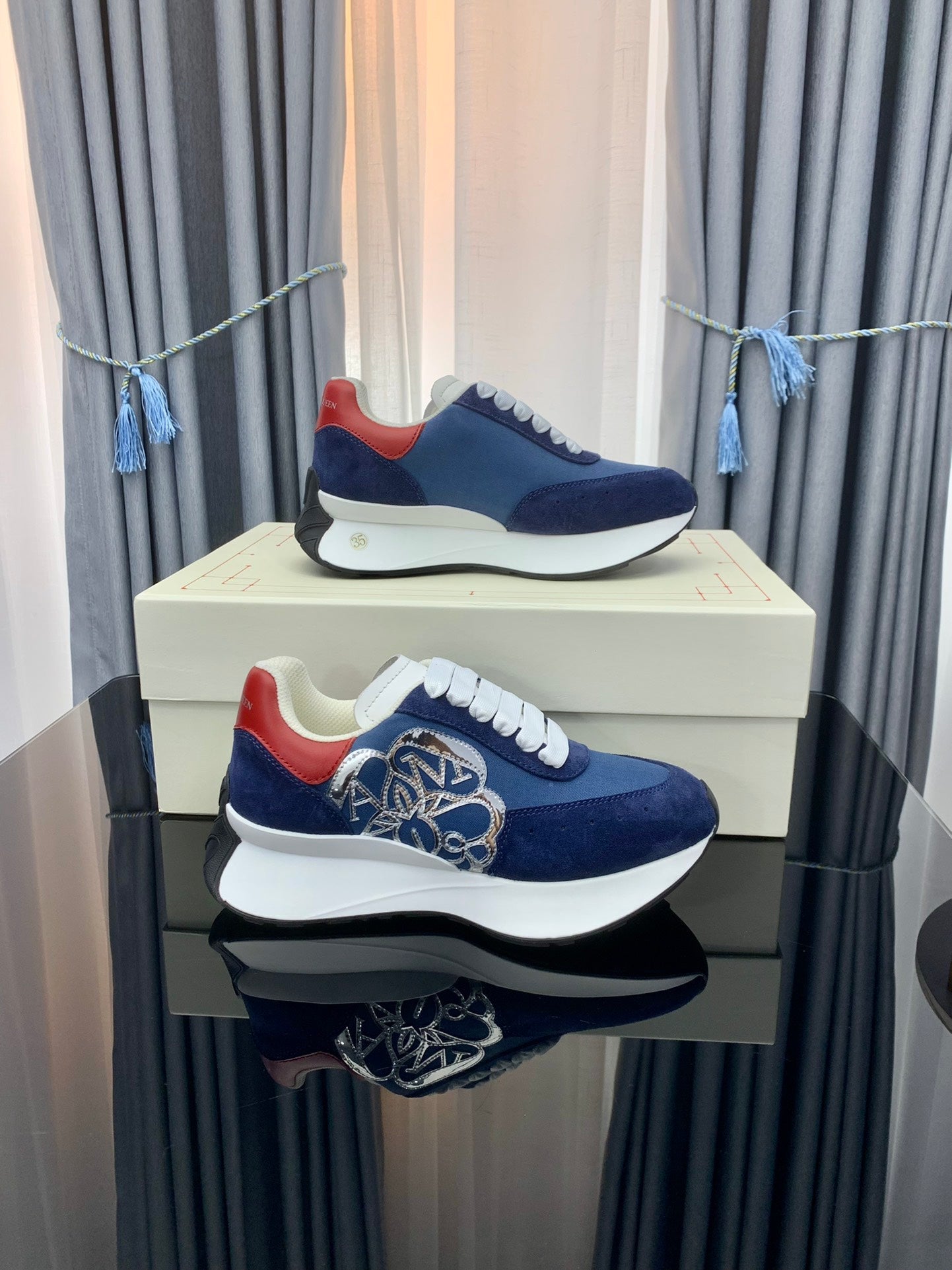 SPRINT RUNNER LOW-TOP NAVY BLUE SUEDE SILVER EMBROIDERED LOGO RED HEEL