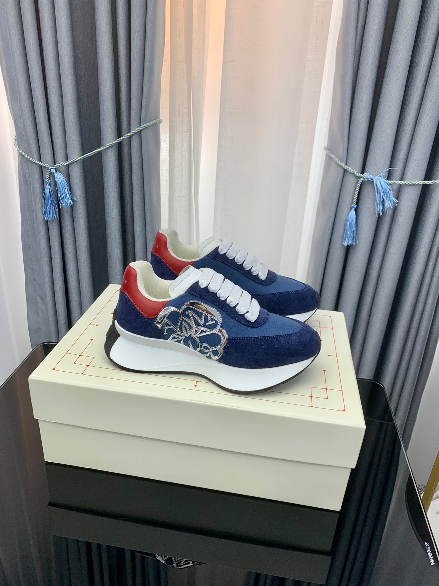 SPRINT RUNNER LOW-TOP NAVY BLUE SUEDE SILVER EMBROIDERED LOGO RED HEEL