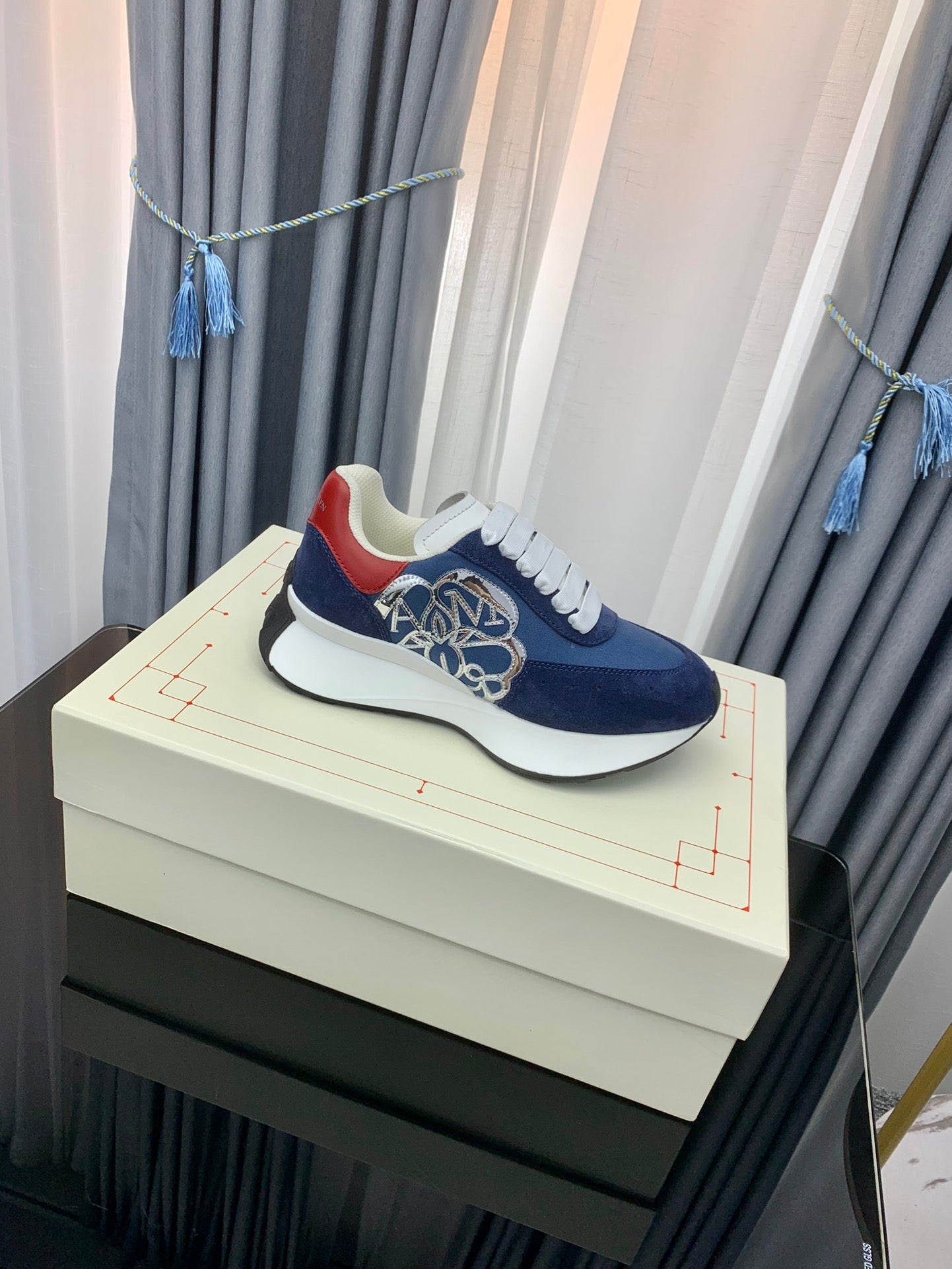 SPRINT RUNNER LOW-TOP NAVY BLUE SUEDE SILVER EMBROIDERED LOGO RED HEEL