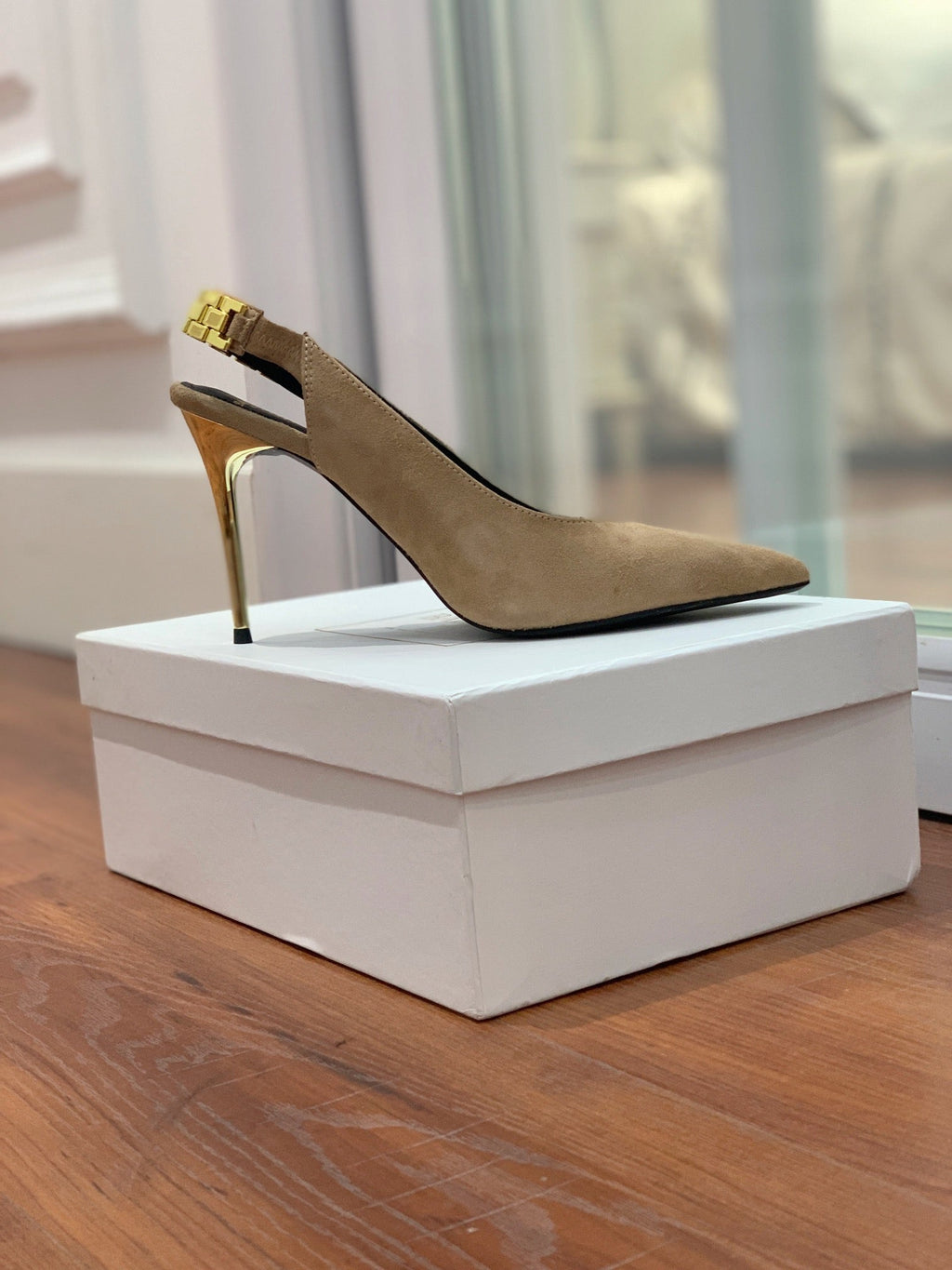 BALMAIN 26S SLINGBACK 95 MM IN LIGHT BROWN SUEDE WITH GOLD HARDWARE
