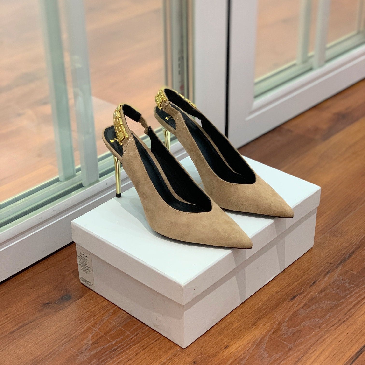 BALMAIN 26S SLINGBACK 95 MM IN LIGHT BROWN SUEDE WITH GOLD HARDWARE