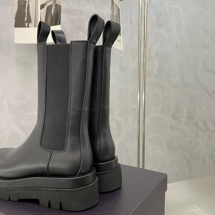 BV LUG CHELSEA BOOT IN BLACK CALFSKIN