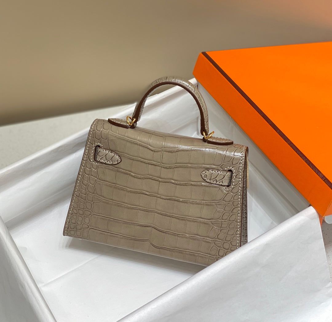HERMES 25S MINI KELLY 19 IN MOCHA BROWN CALFSKIN GOLD HARDWARE