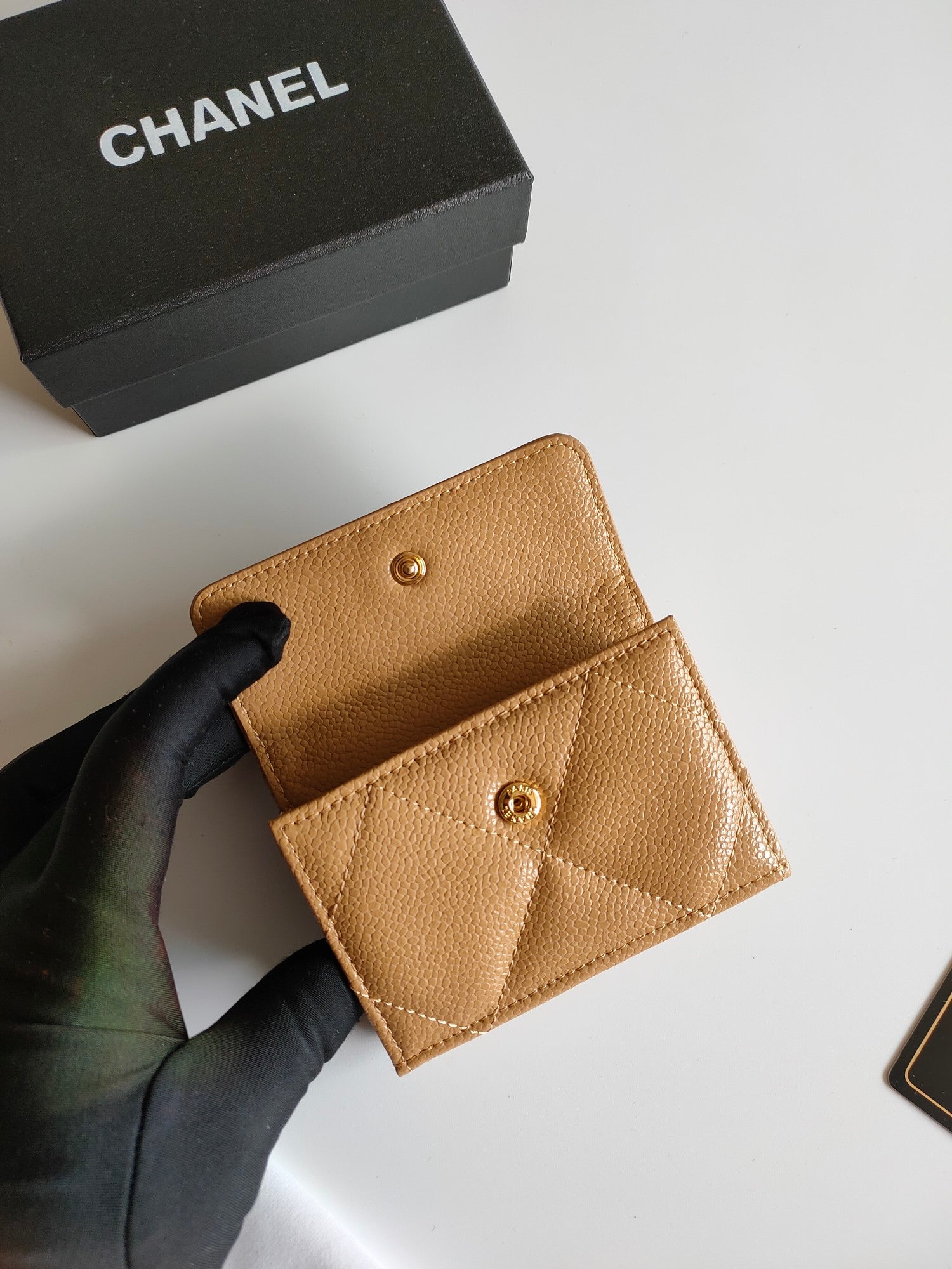 CC TRIFOLD PURSE 12 AMBER GRAINED CALFSKIN GOLD ICON