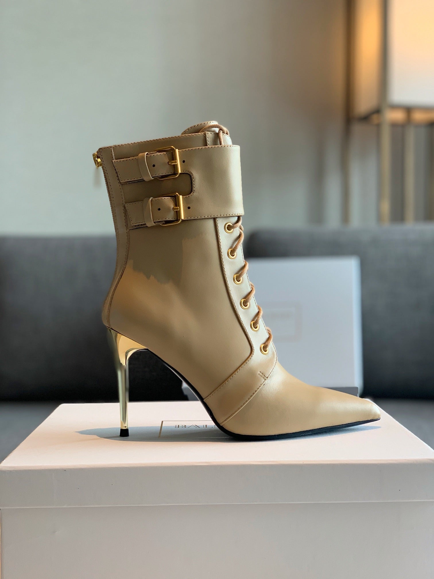 BALMAIN 26S LACE-UP ANKLE BOOTS 105 MM IN BEIGE CALFSKIN