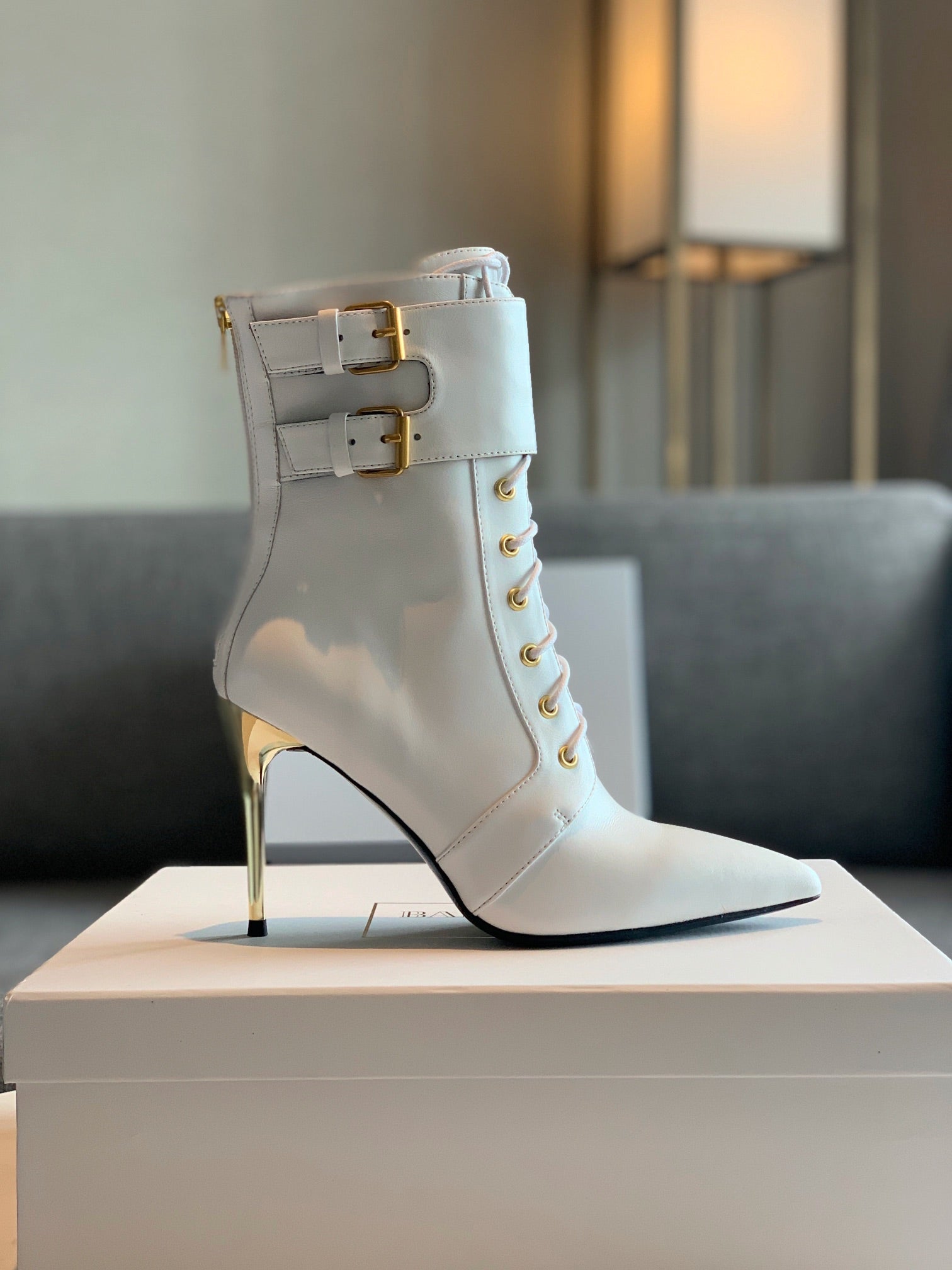 BALMAIN 26S LACE-UP ANKLE BOOTS 105 MM IN WHITE CALFSKIN