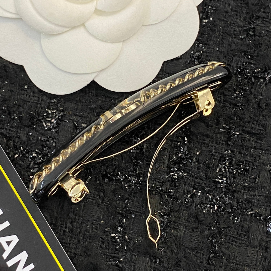 CHANEL 26S DOUBLE C LOGO CHAIN BAR HAIR CLIP IN BLACK RESIN & GOLD METAL 629928