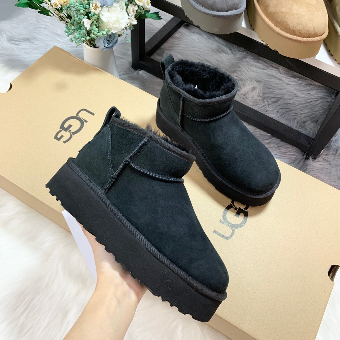 CLASSIC ULTRA MINI PLATFORM IN BLACK SUEDE