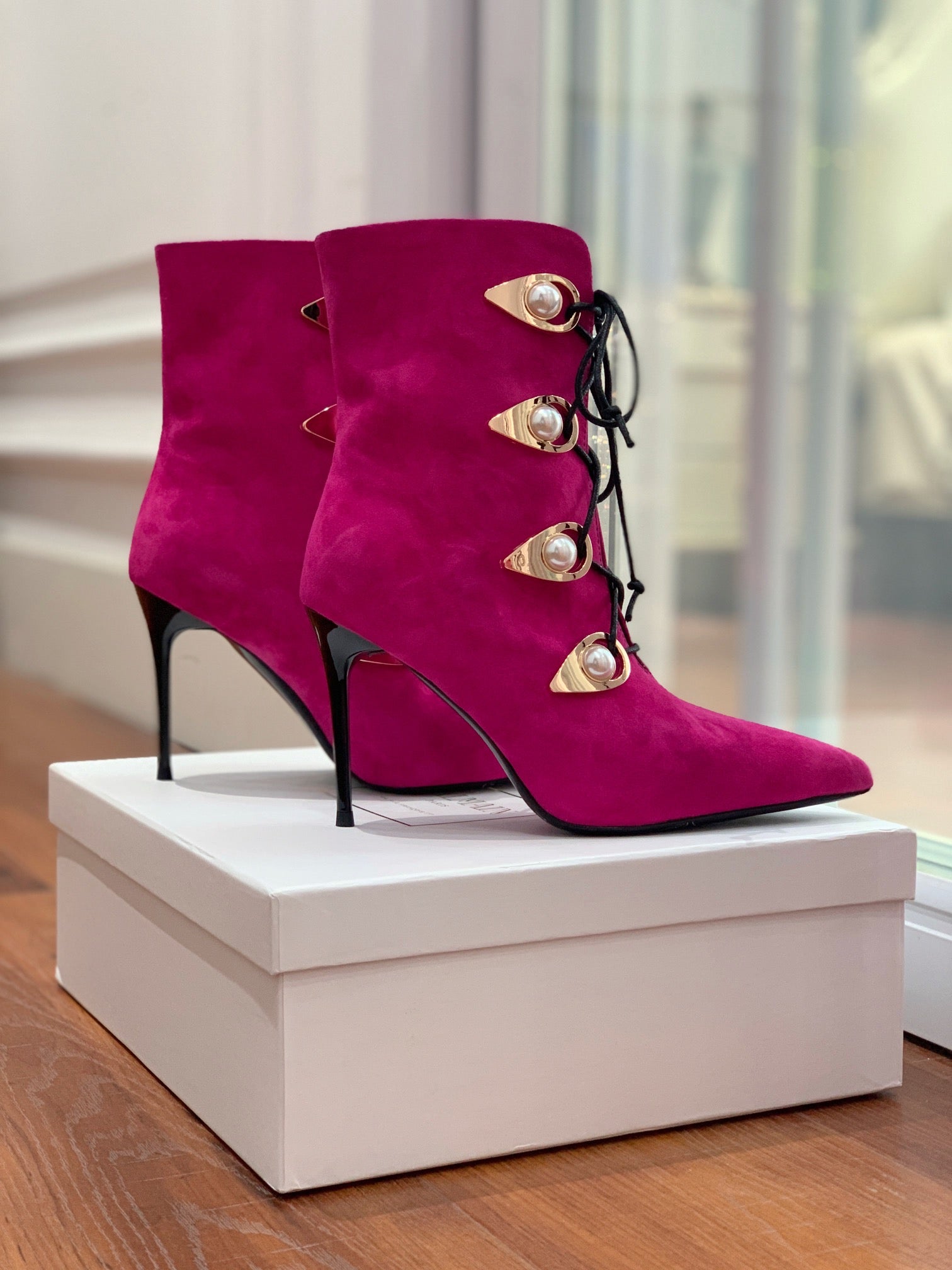 BALMAIN 26S BOOT 95 MM IN DARK PINK SUEDE PEARL BUTTON