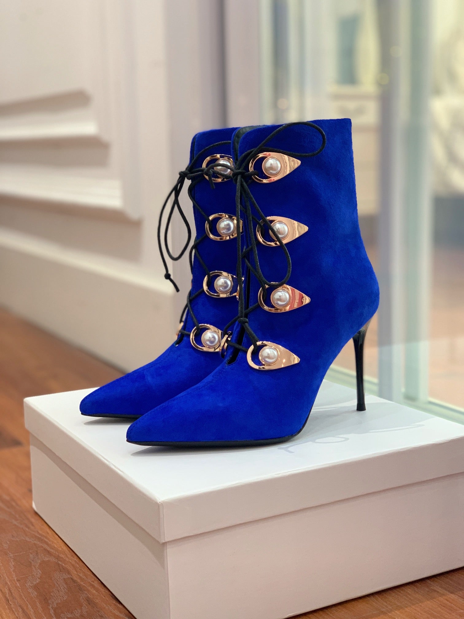 BALMAIN 26S BOOT 95 MM IN DARK BLUE SUEDE PEARL BUTTON